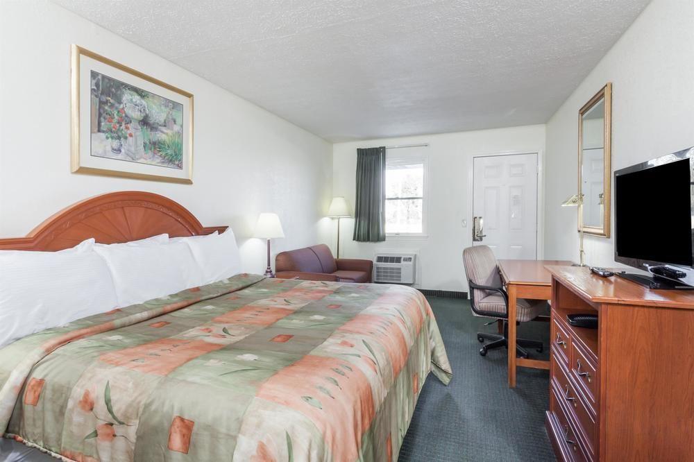 Rodeway Inn Cadiz Ngoại thất bức ảnh