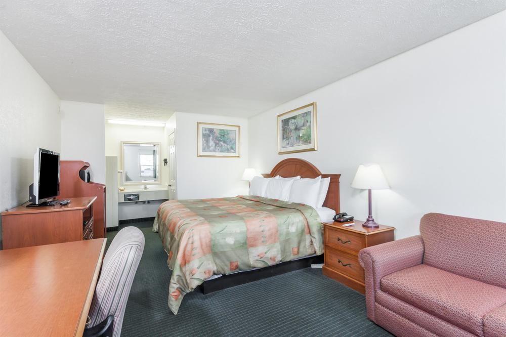 Rodeway Inn Cadiz Ngoại thất bức ảnh